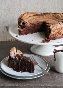 Sjokoladekake med marengslokk