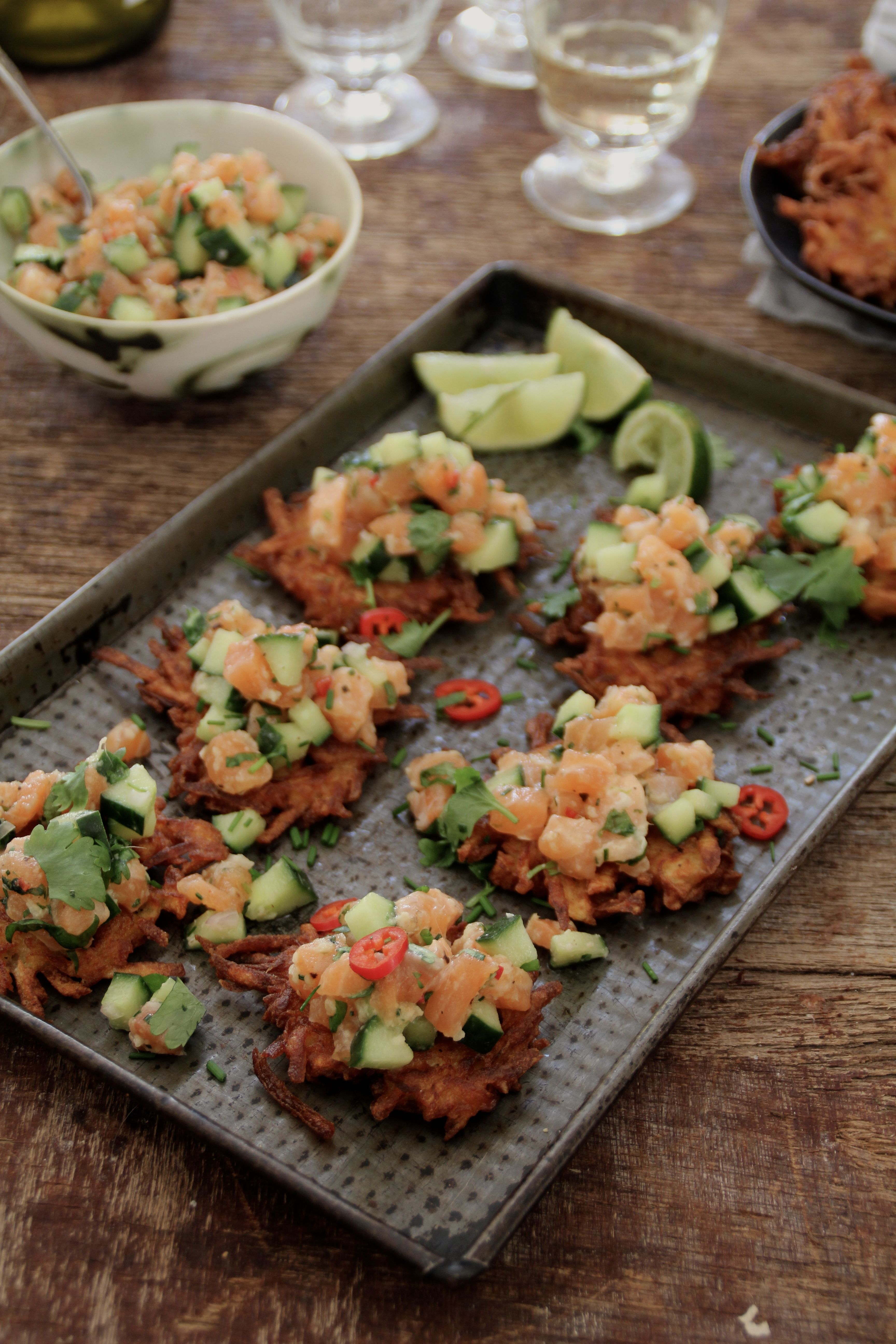 Laksetartar med potetlatkes