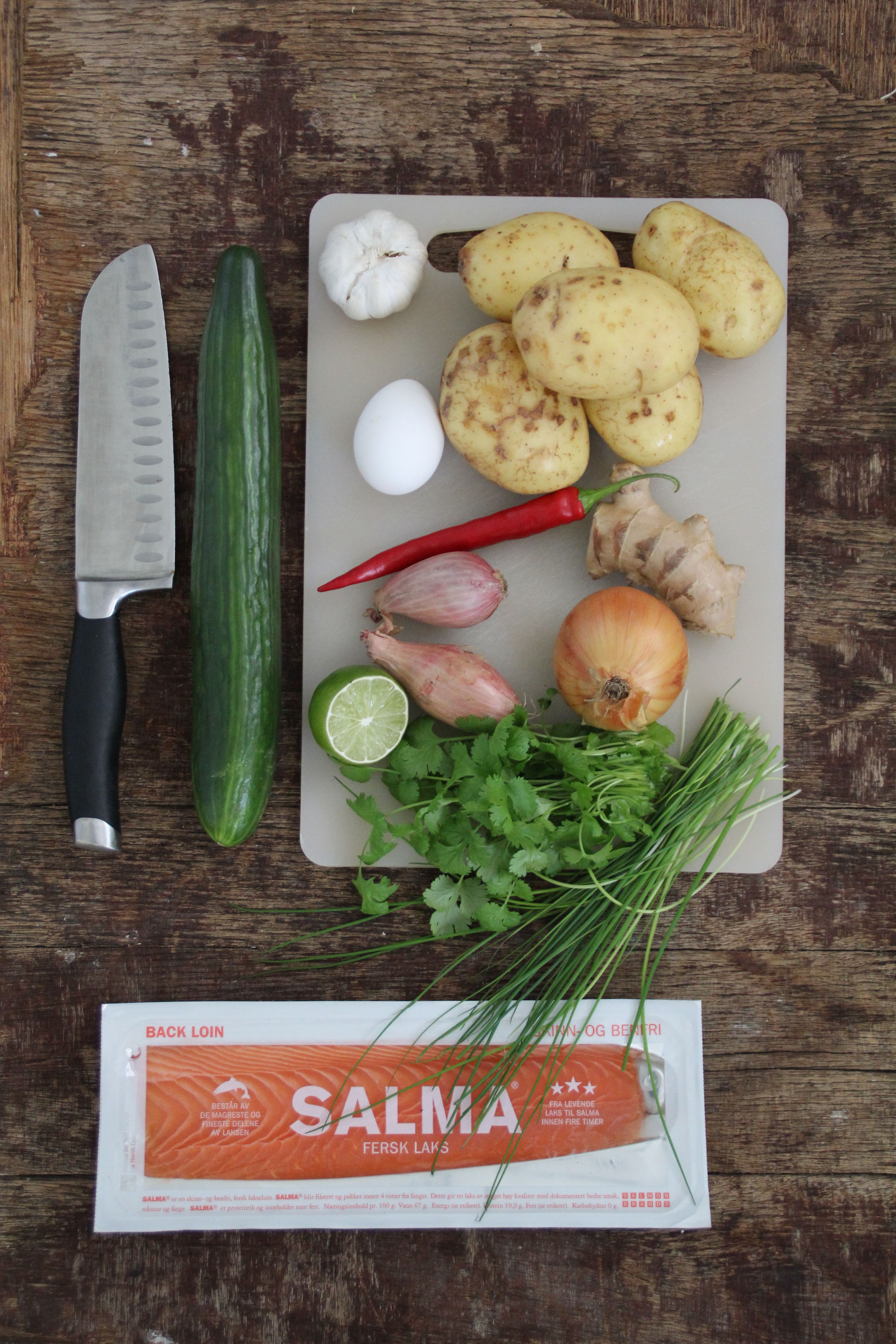 Laksetartar med potet latkes
