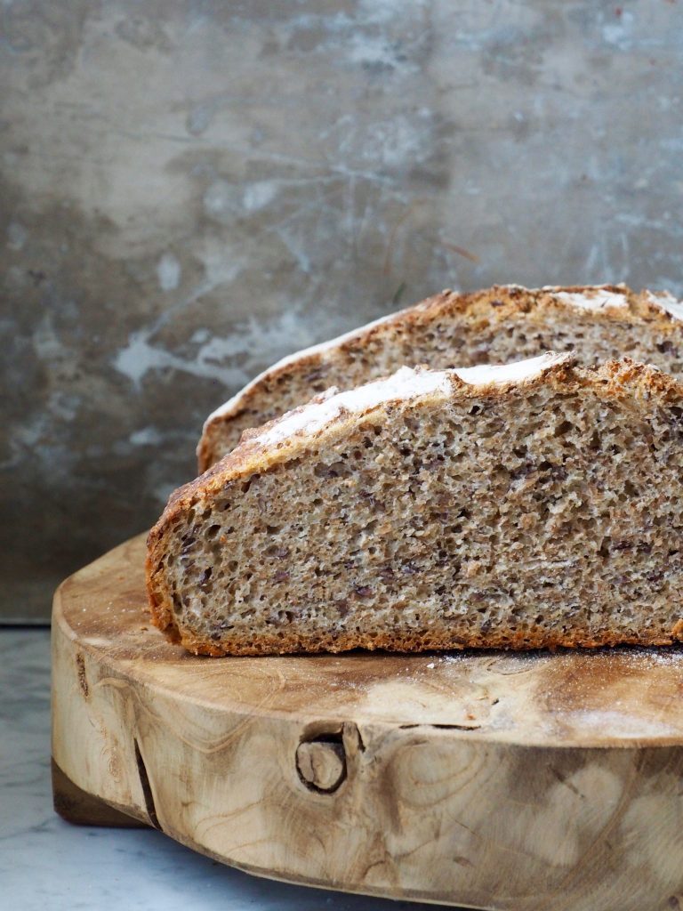 Eltefritt halvgrovt brød med linfrø