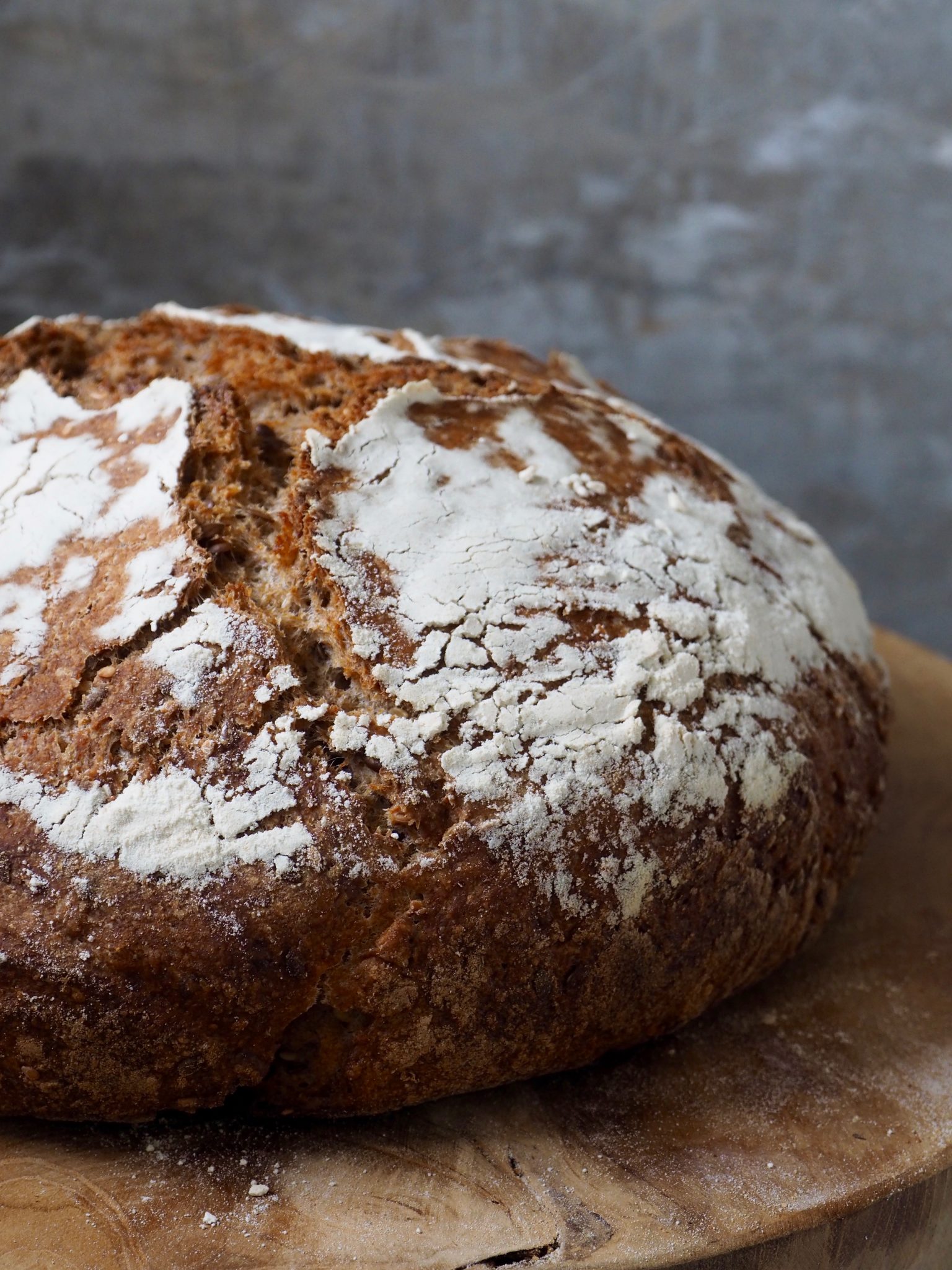Eltefritt fullkornsbrød med frø - Mat på Bordet