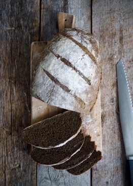 Eltefritt brød med hampmel og linfrø