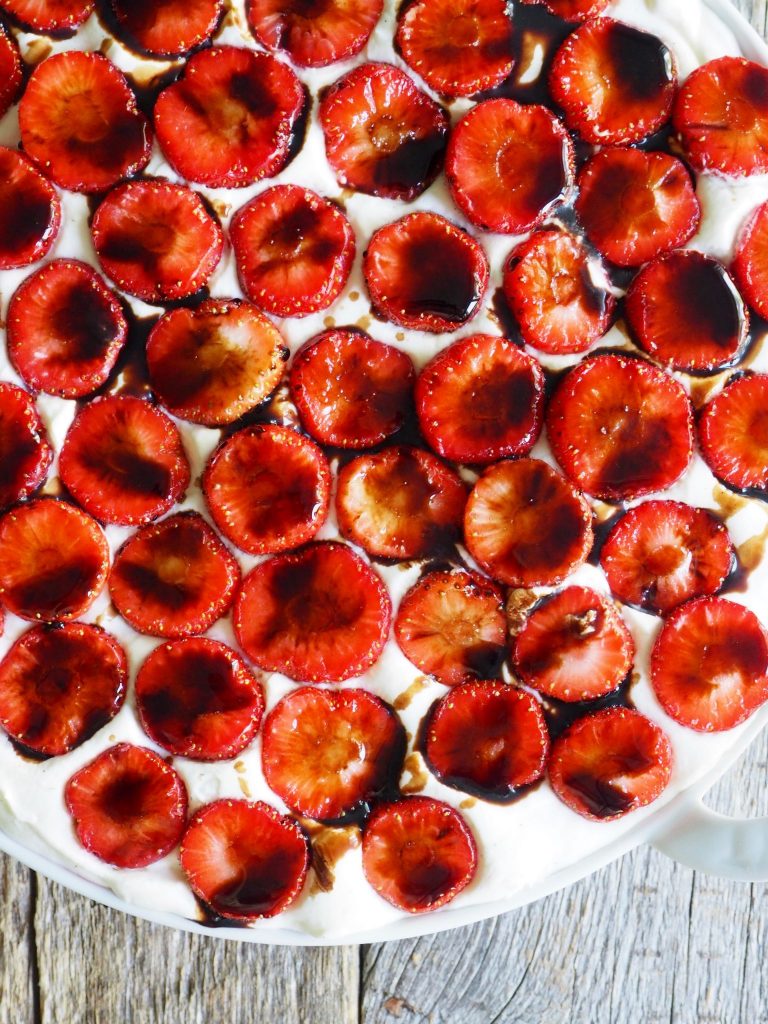Deilig ostekake med jordbær