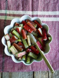 Smuldrepai med rabarbra