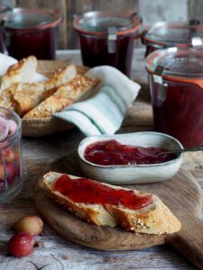 Stikkelsbærsyltetøy med vanilje