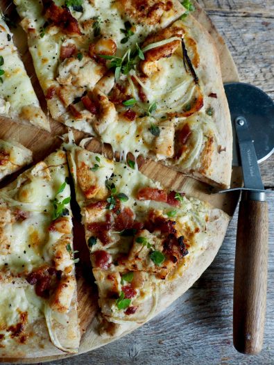 Pizza med kylling og bacon