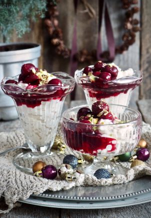 Riskrem med kirsebærsaus