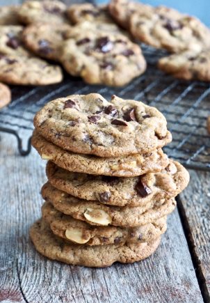 Fantastisk gode cookies med sjokolade og peanøtter