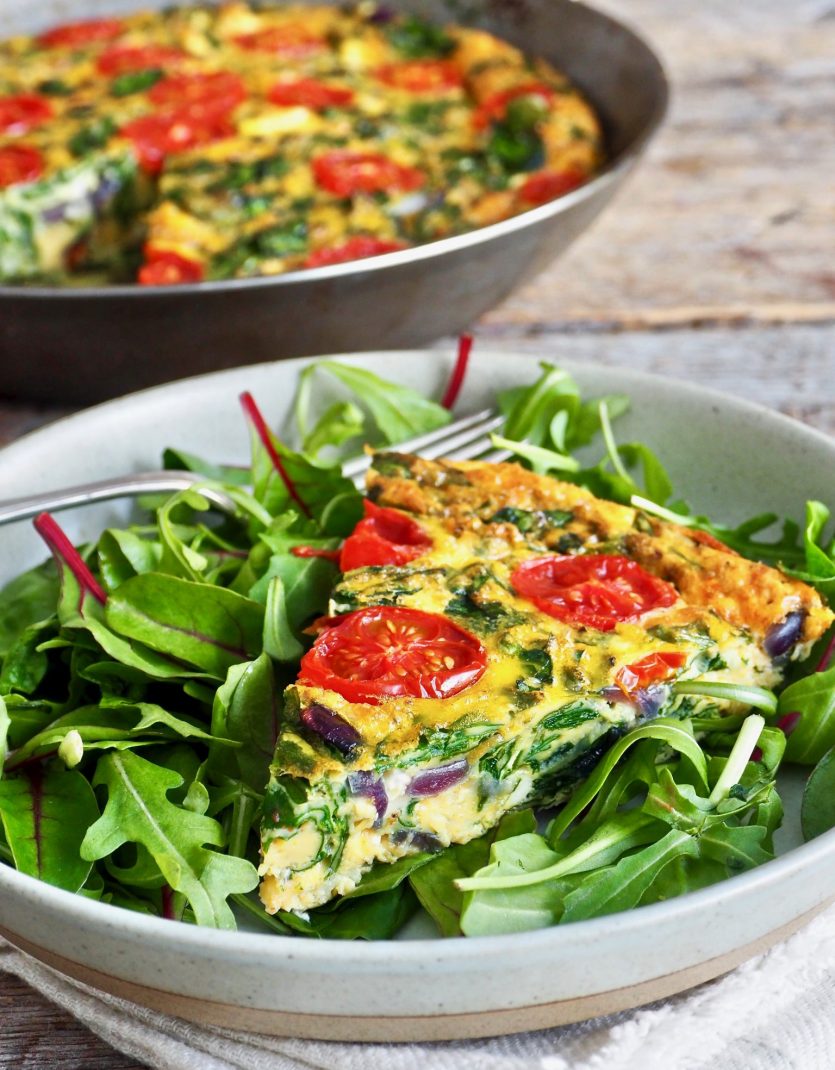 Frittata med spinat, tomater og ost