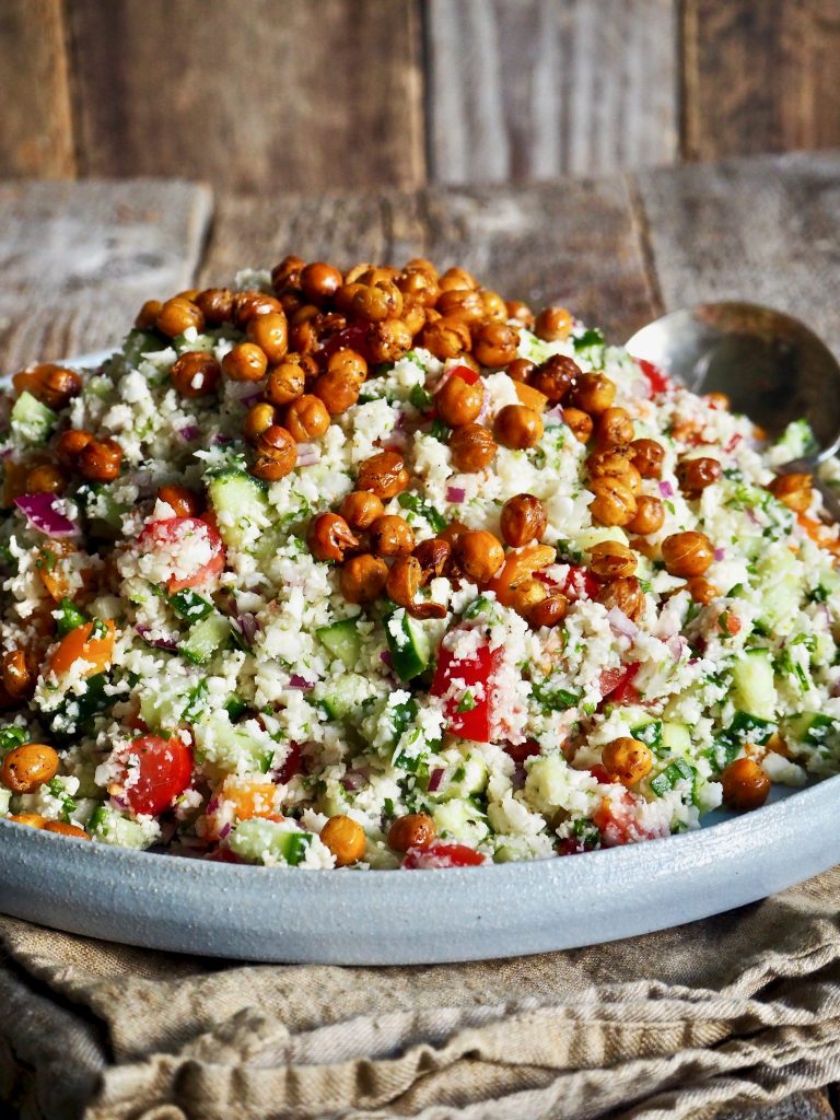 Blomkålsalat med ristede kikerter