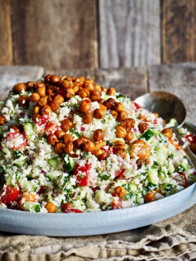 Blomkålsalat med ristede kikerter