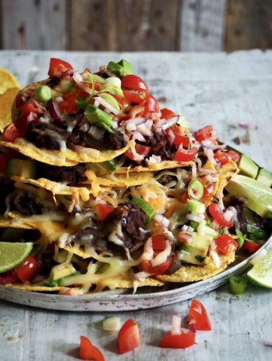 Gratinerte nachos med refried beans