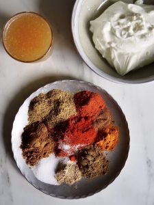 Kylling biryani - en indisk alt-i-en gryte festmåltid!