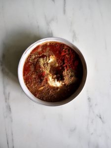 Kylling biryani - en indisk alt-i-en gryte festmåltid!