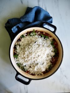 Kylling biryani - en indisk alt-i-en gryte festmåltid!