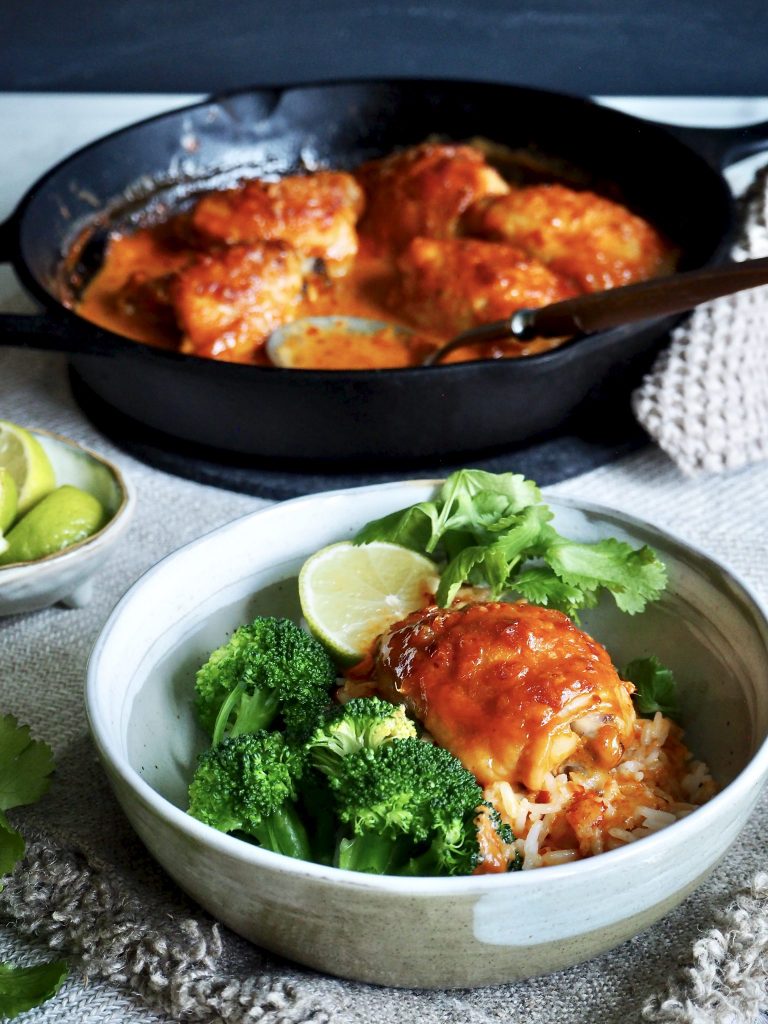 Enkel ovnsbakt kylling med chili og kokosmelk