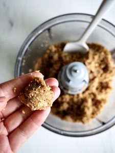 Snickers wannabe -søtt og nesten sunt konfekt