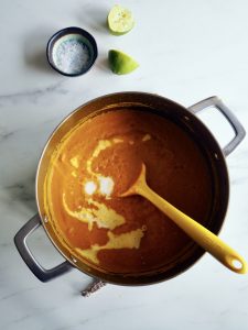 Spicy gulrotsuppe med eple