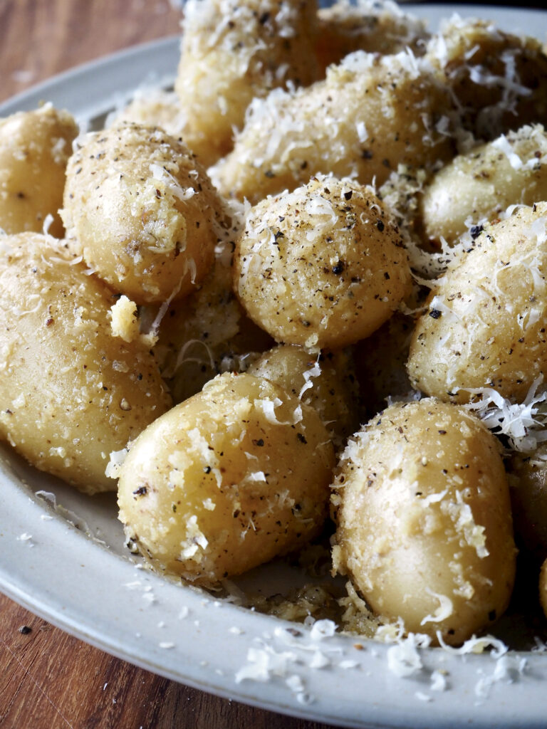 Cacio e pepe poteter