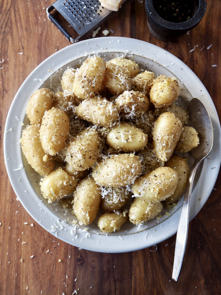 Cacio e pepe poteter (ost- og pepperpoteter)