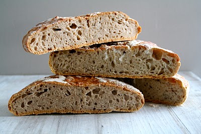 Eltefritt brød med timian og hvitløk