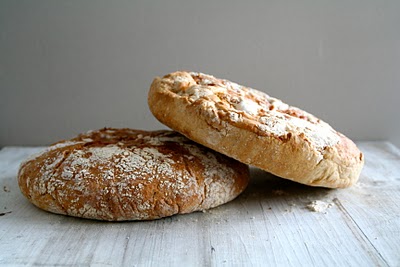 Eltefritt brød med timian og hvitløk