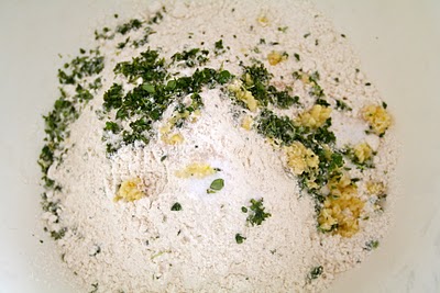 Eltefritt brød med timian og hvitløk